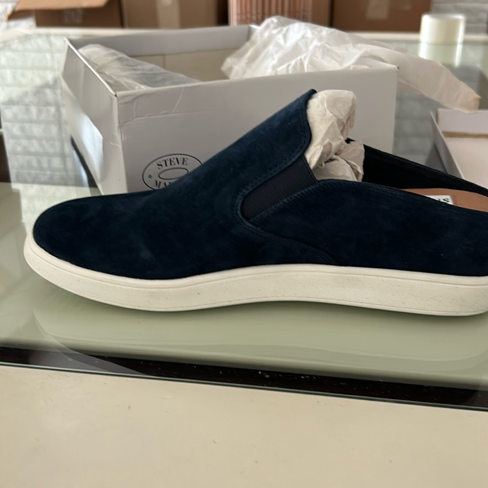 Steve Madden blue suede shoes